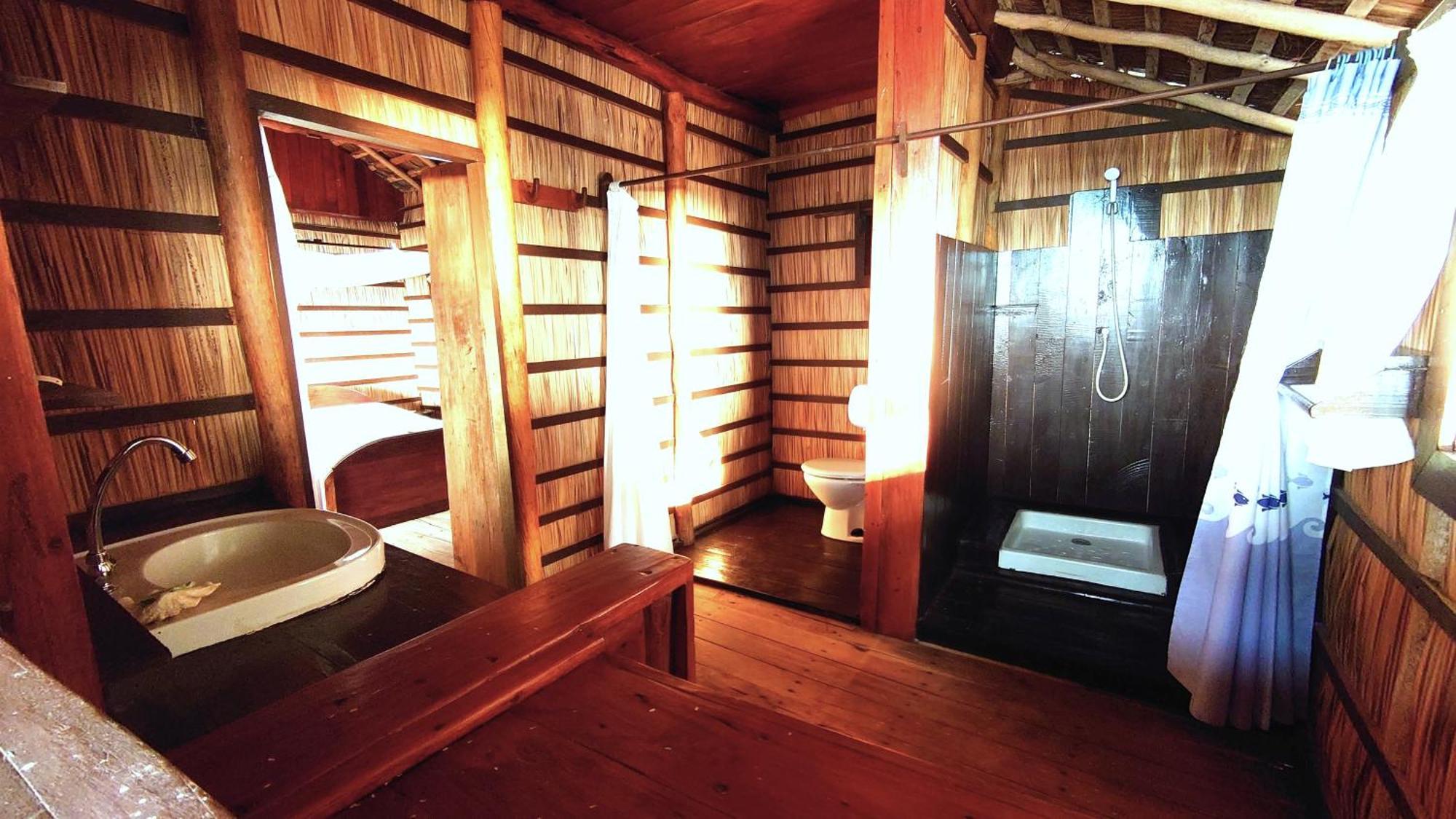 Ecolodge Du Menabe Belo Екстериор снимка